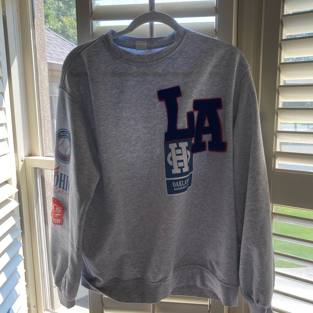 Urban Outfitters LA sweatshirt